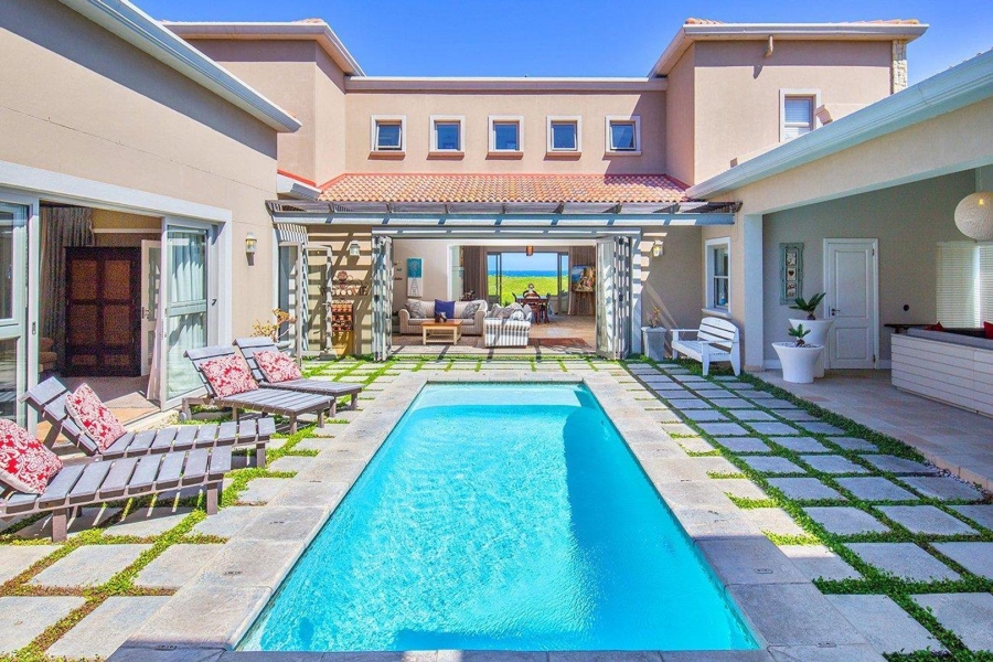 6 Bedroom Property for Sale in Myoli Beach Western Cape